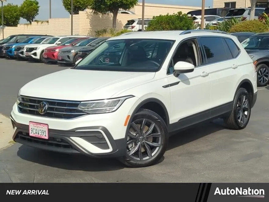 2022 Volkswagen Tiguan SE photo 1