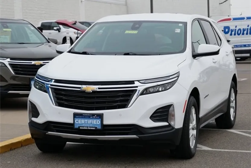 2024 Chevrolet Equinox LT photo 1