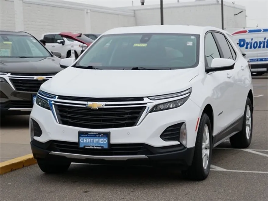 2024 Chevrolet Equinox LT photo 1