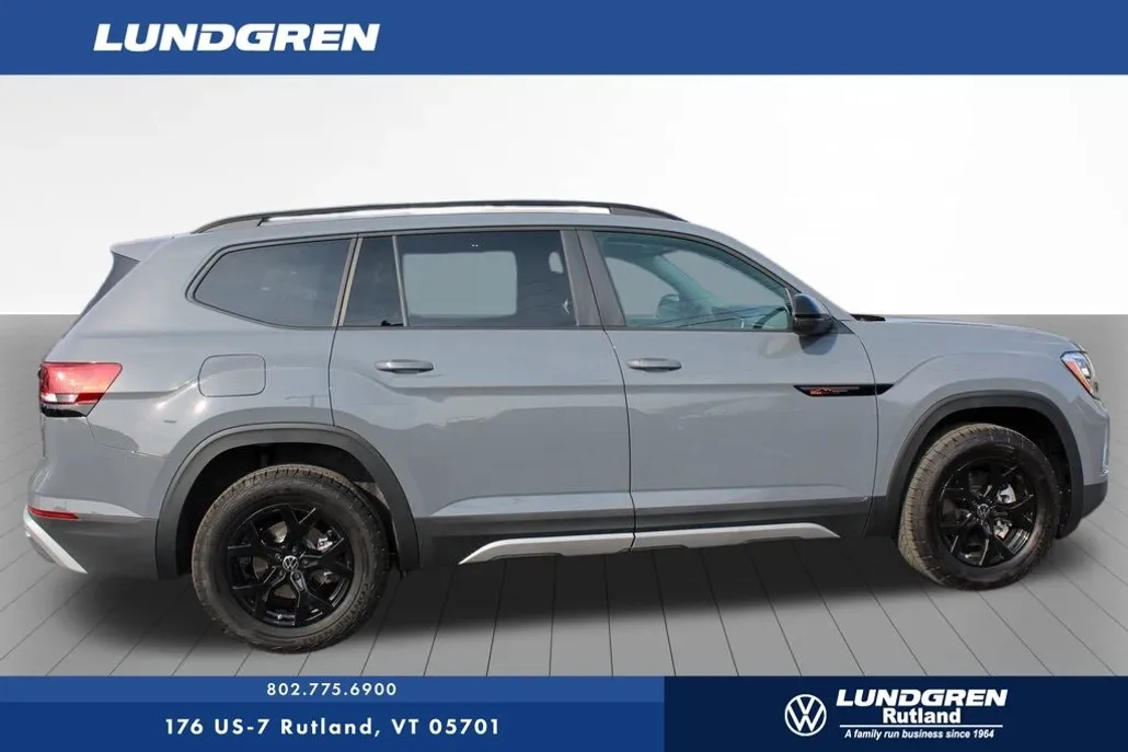 2024 Volkswagen Atlas Peak Edition SEL photo 1