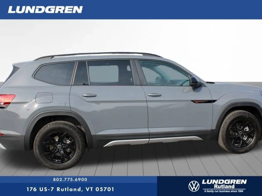 2024 Volkswagen Atlas Peak Edition SEL photo 1