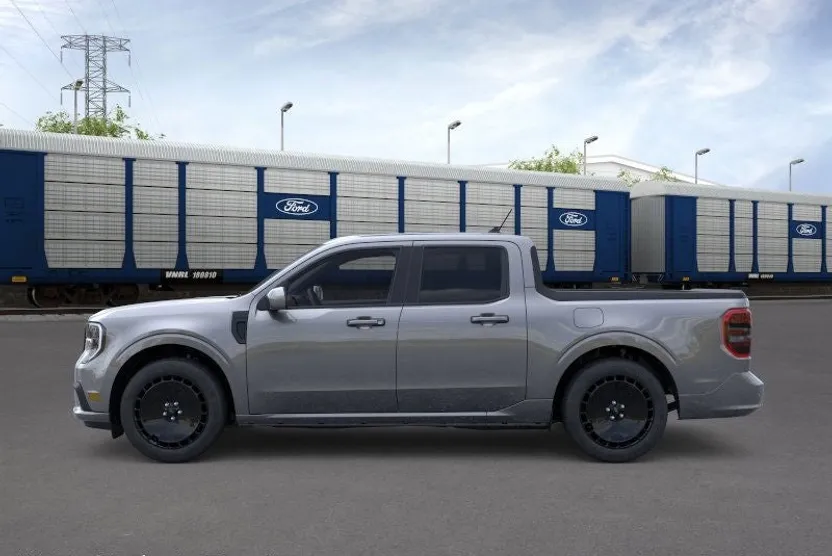 2025 Ford Maverick photo 1