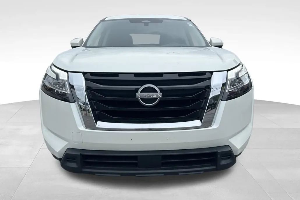 2022 Nissan Pathfinder SV photo 1