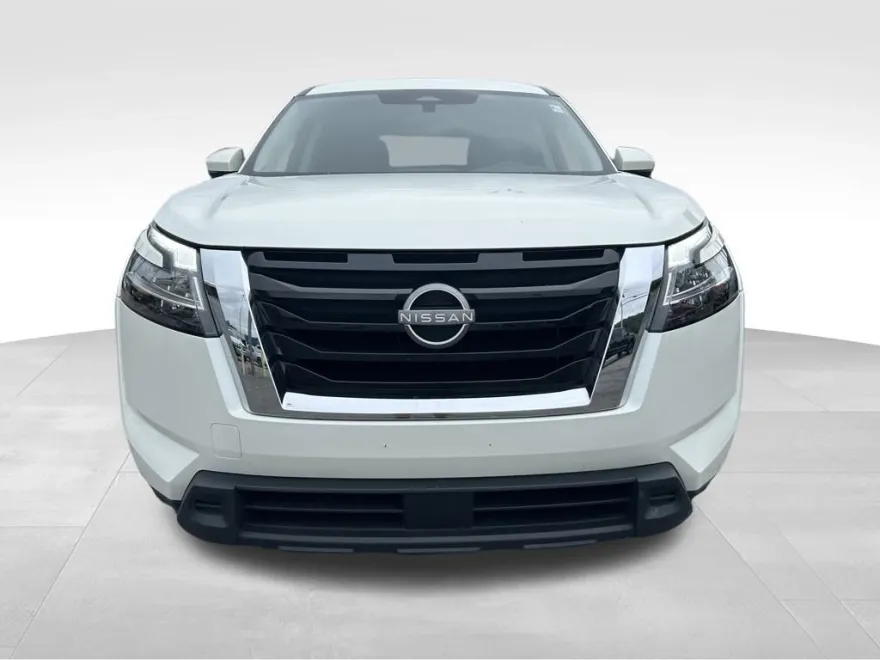 2022 Nissan Pathfinder SV photo 1