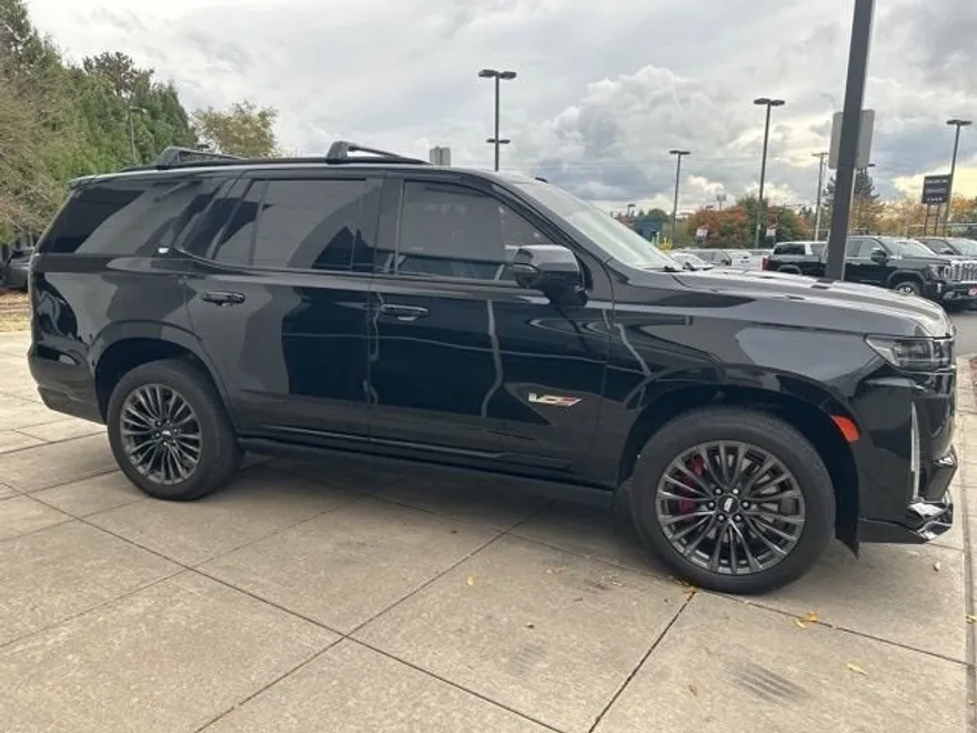 2023 Cadillac Escalade V-Series photo 1