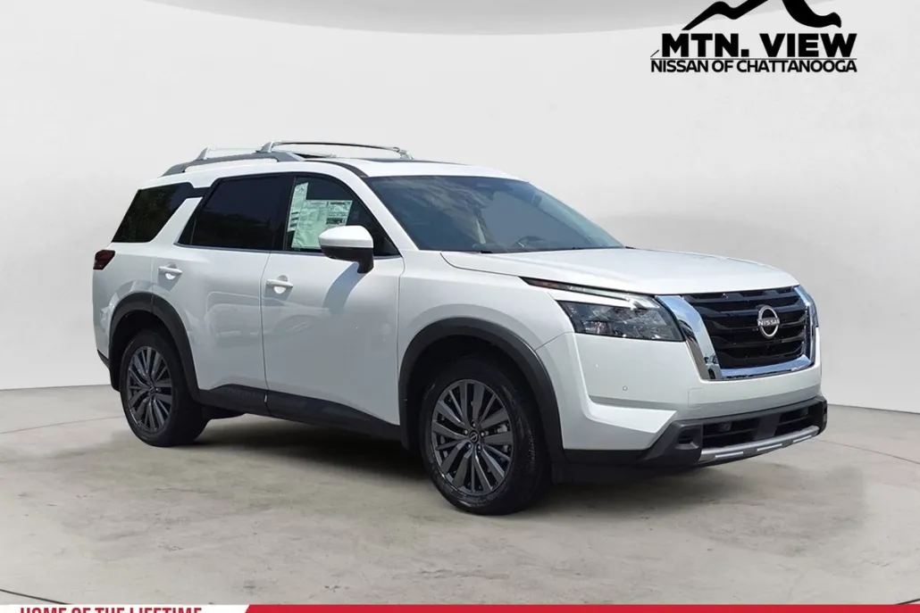 2025 Nissan Pathfinder SL photo 1