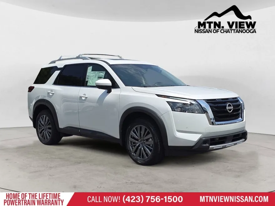 2025 Nissan Pathfinder SL photo 1