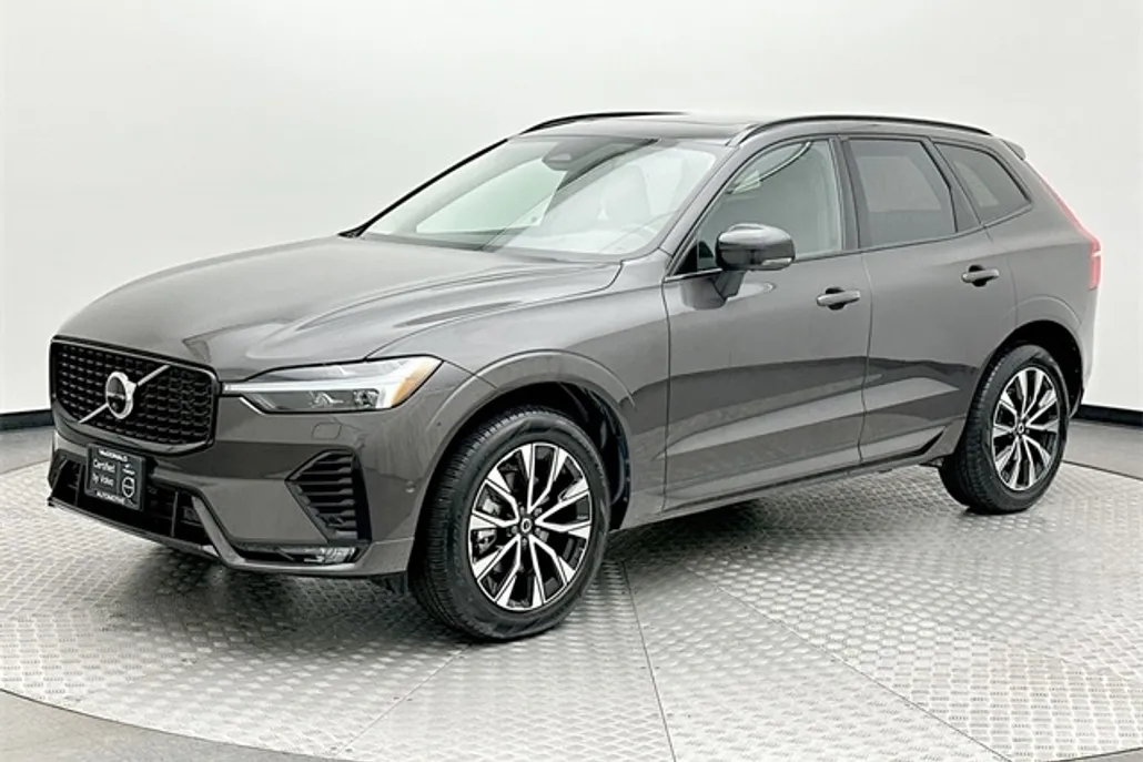 2025 Volvo XC60 B5 Plus photo 1