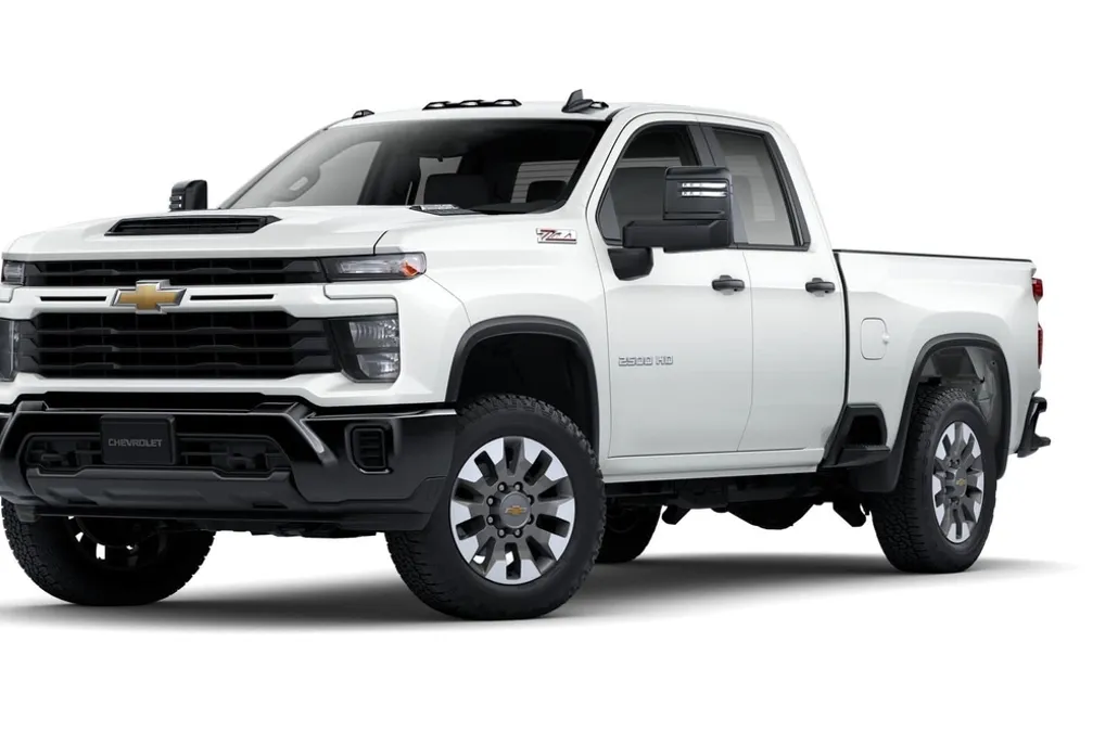 2025 Chevrolet Silverado 2500HD Custom photo 1