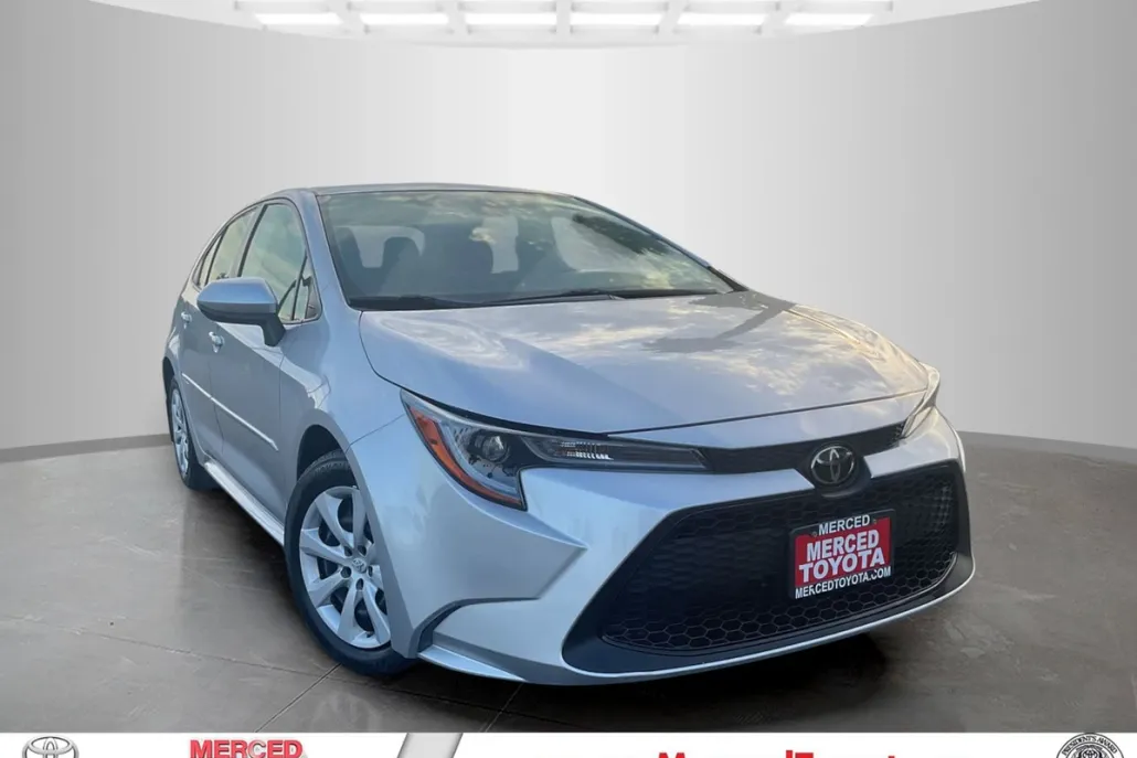 2022 Toyota Corolla LE photo 1