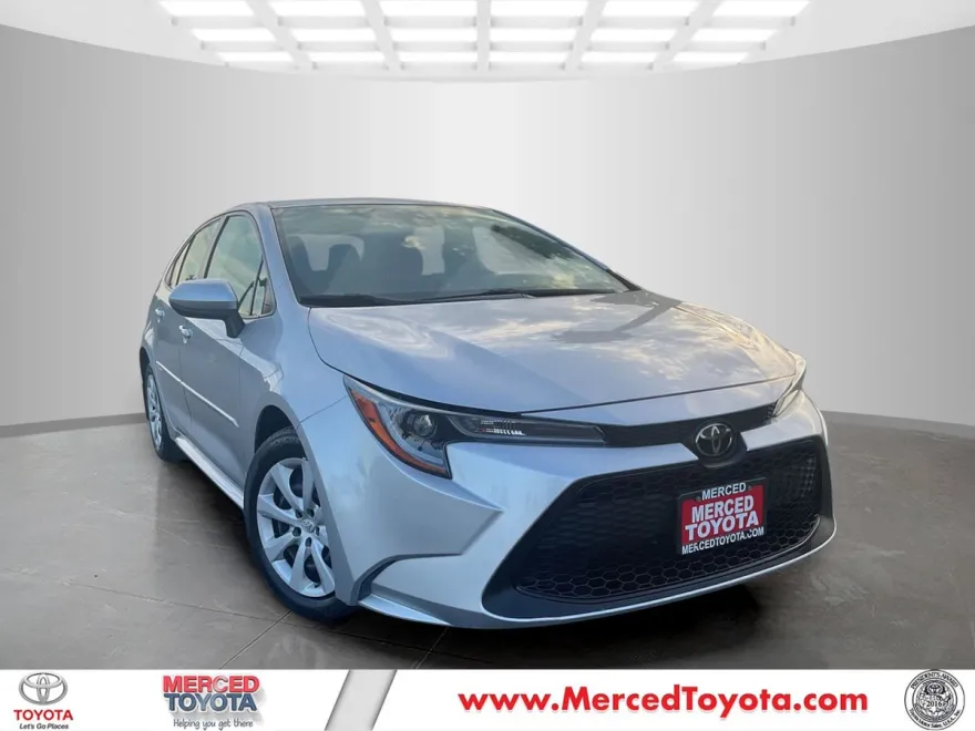 2022 Toyota Corolla LE photo 1