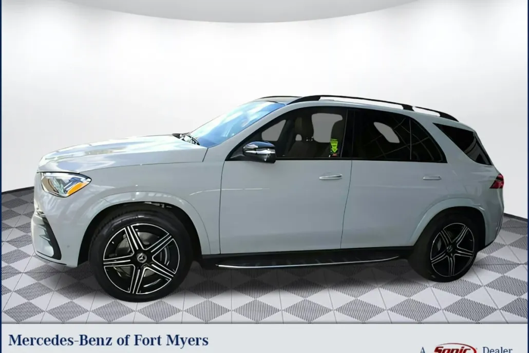 2025 Mercedes Benz GLE 350 4MATIC photo 1