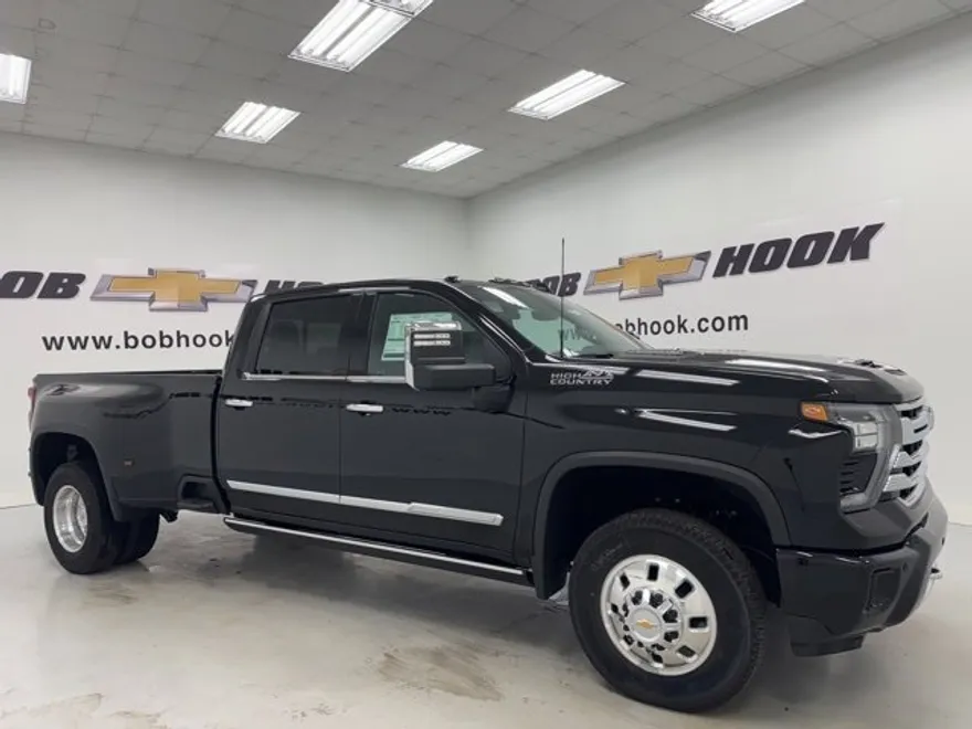 2025 Chevrolet Silverado 3500HD High Country photo 1