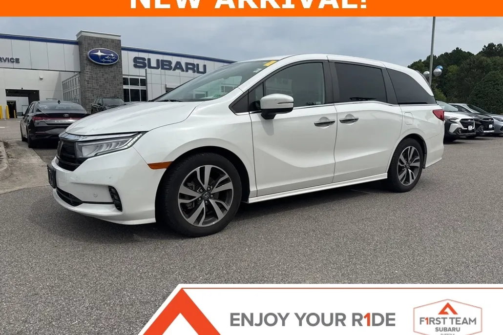 2022 Honda Odyssey Touring photo 1