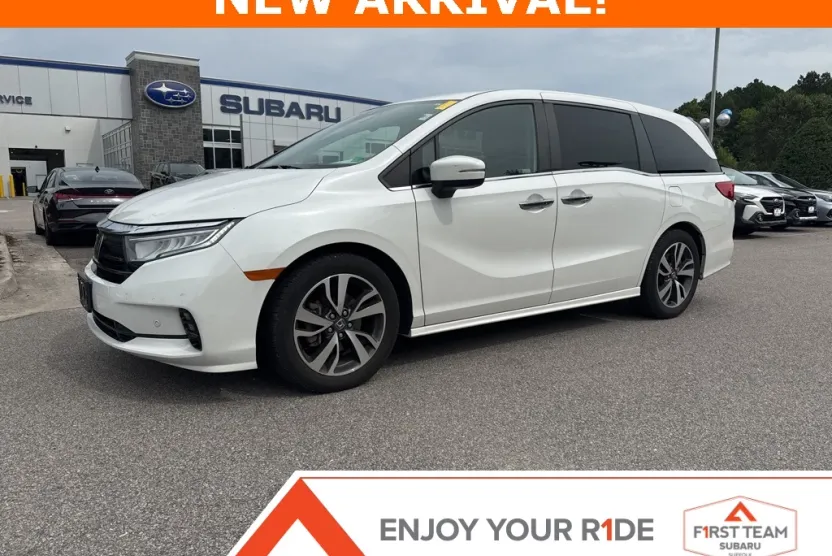 2022 Honda Odyssey Touring photo 1