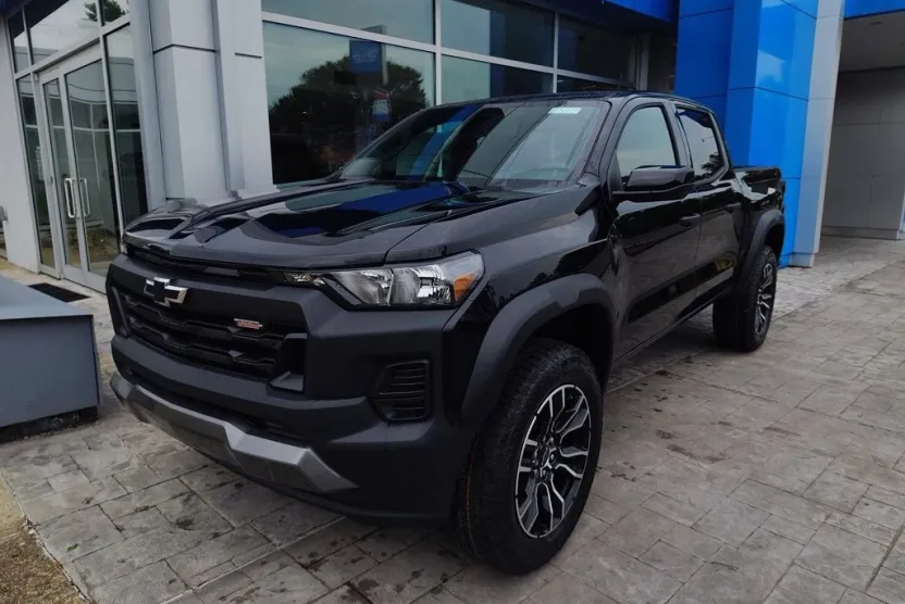 2026 Chevrolet Colorado Trail Boss photo 1