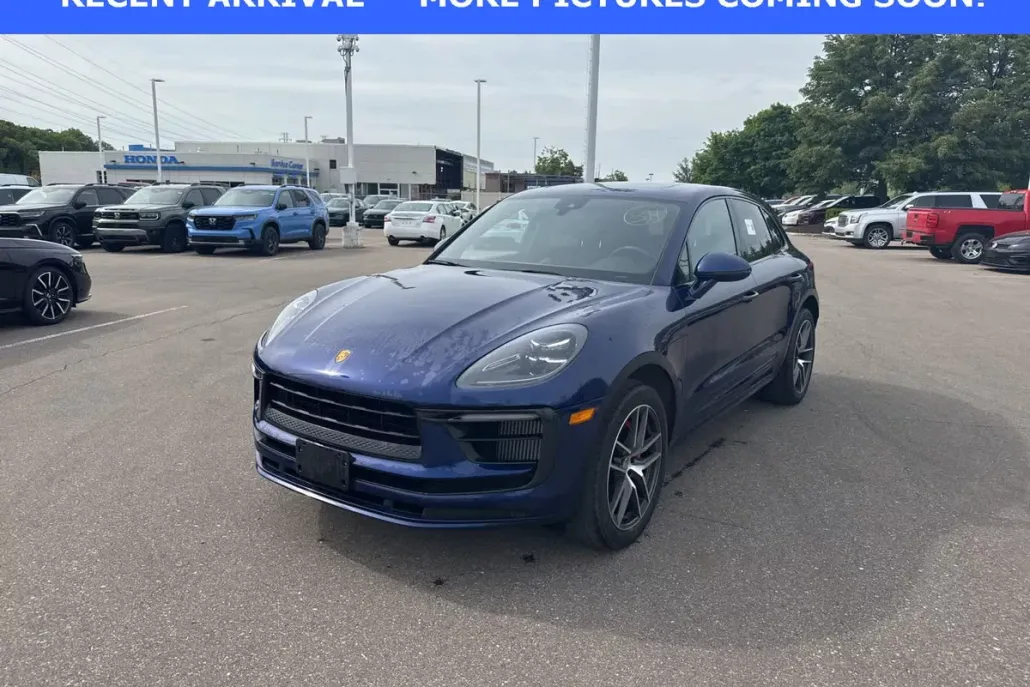2022 Porsche Macan S photo 1