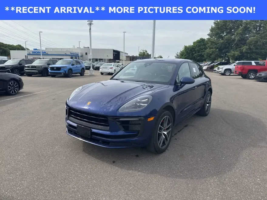 2022 Porsche Macan S photo 1