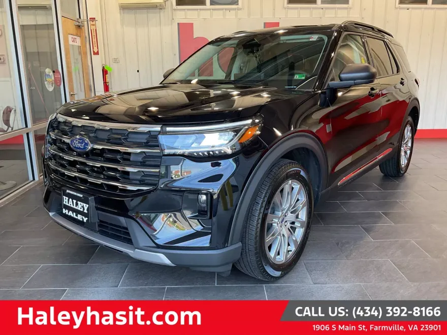 2025 Ford Explorer photo 1