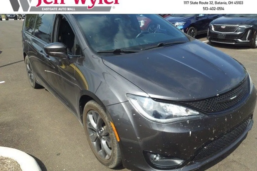 2018 Chrysler Pacifica Touring Plus photo 1