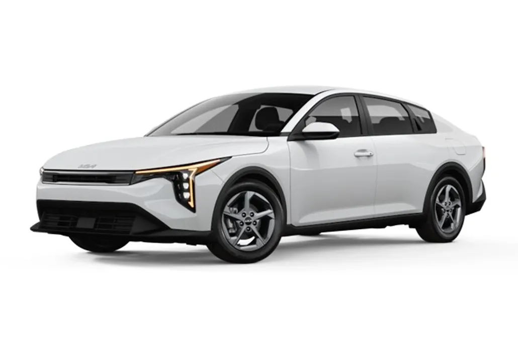 2025 Kia K4 LXS photo 1