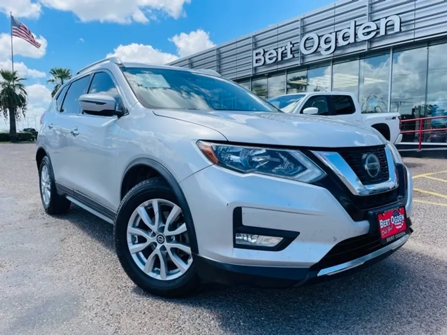 2019 Nissan Rogue SV photo 1