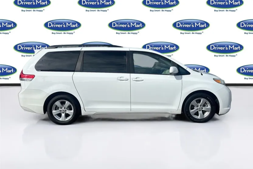2013 Toyota Sienna photo 1