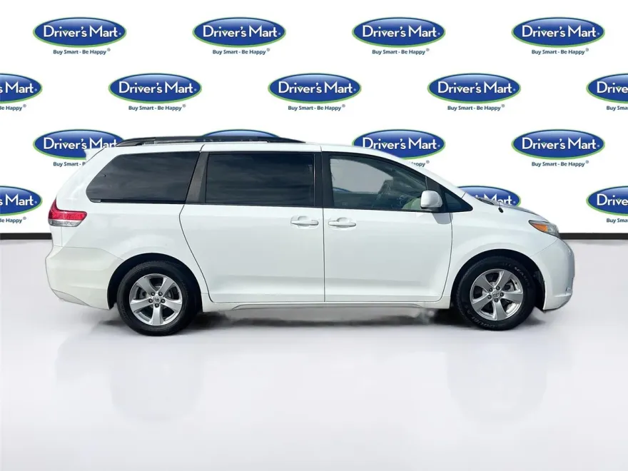 2013 Toyota Sienna photo 1