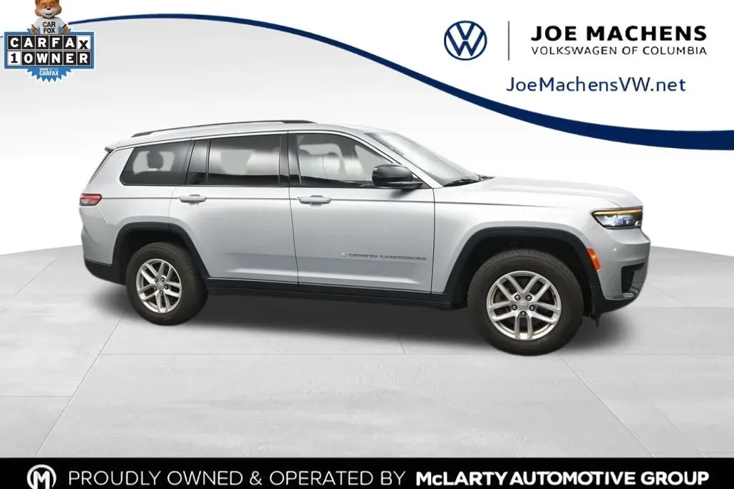 2023 Jeep Grand Cherokee Laredo photo 1