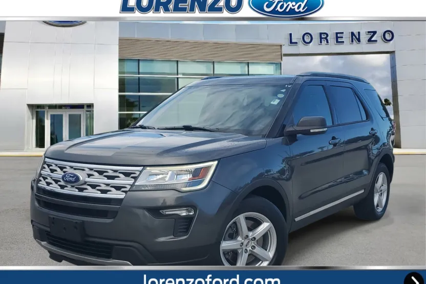 2019 Ford Explorer XLT photo 1