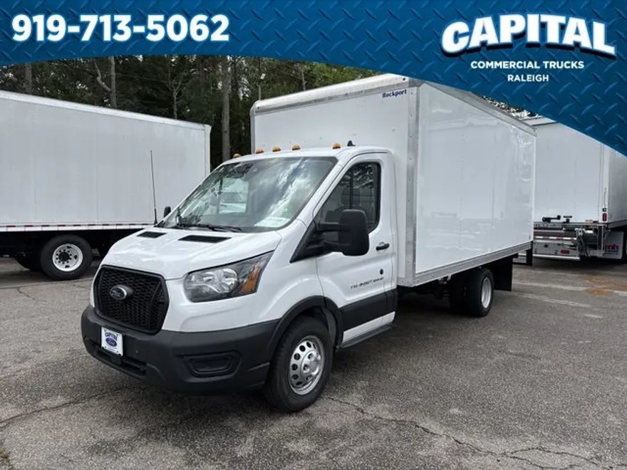 2024 Ford Transit Cutaway photo 1