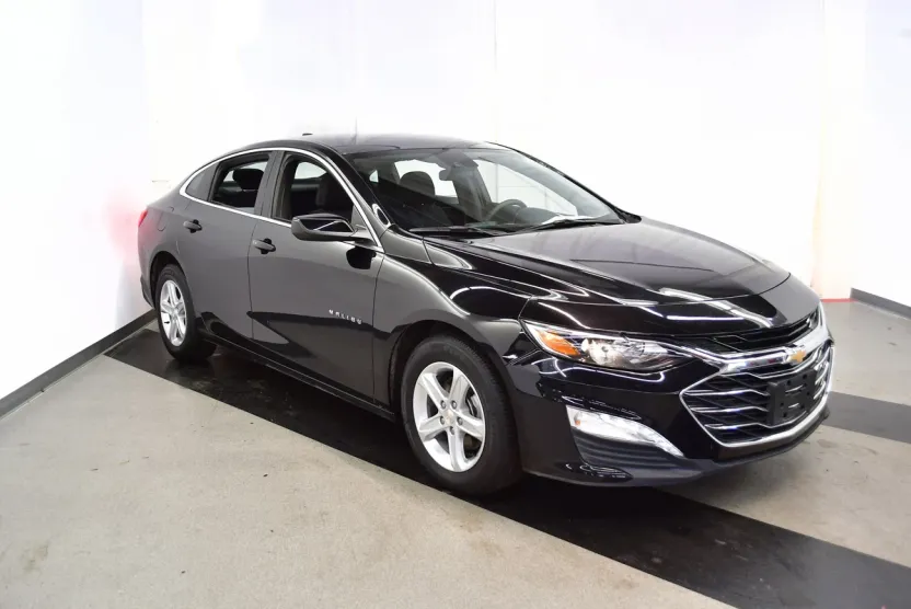 2024 Chevrolet Malibu 1LT photo 1