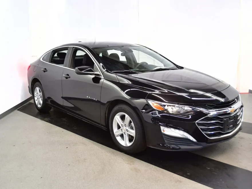 2024 Chevrolet Malibu 1LT photo 1