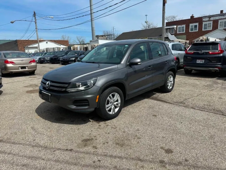 2013 Volkswagen Tiguan S photo 1