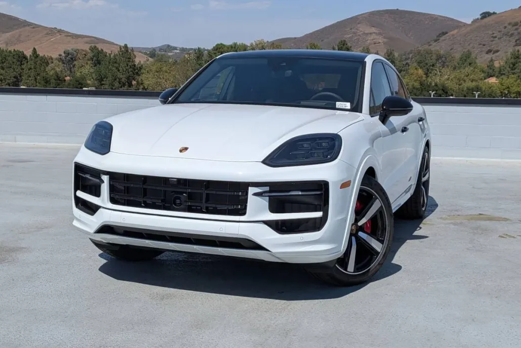 2025 Porsche Cayenne Coupe S photo 1
