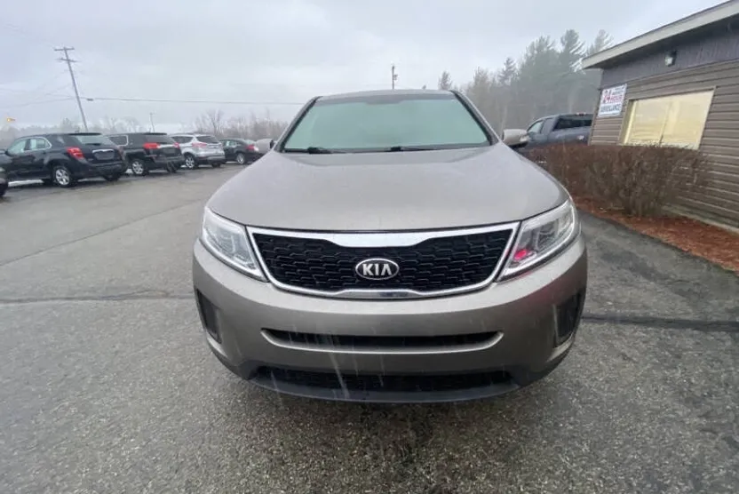 2015 Kia Sorento LX photo 1