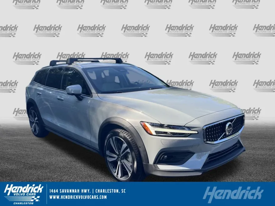 2026 Volvo V60 Cross Country B5 Plus photo 1