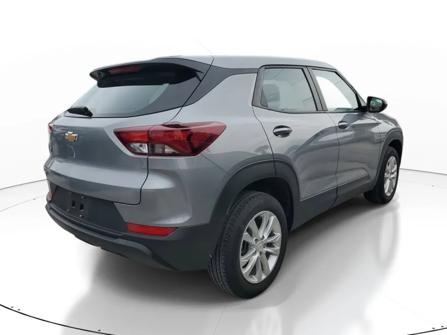 2023 Chevrolet Trailblazer LS photo 1