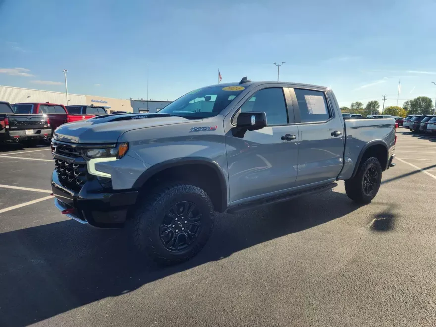 2024 Chevrolet Silverado 1500 ZR2 photo 1