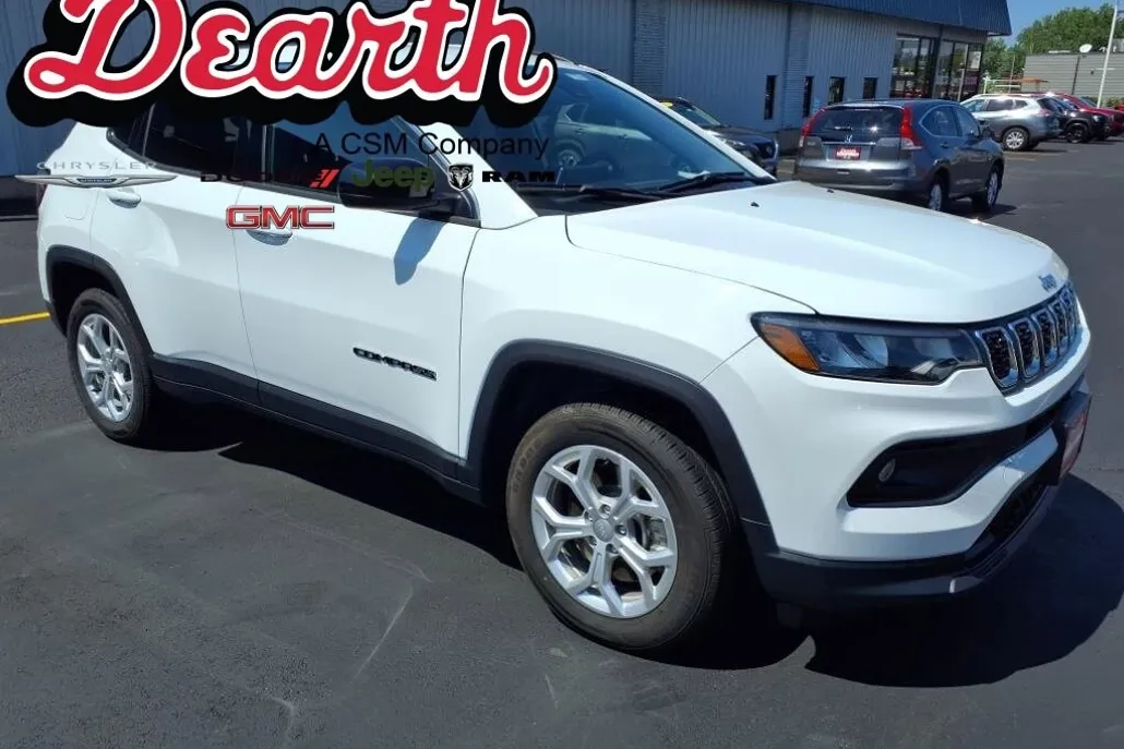 2024 Jeep Compass Latitude photo 1
