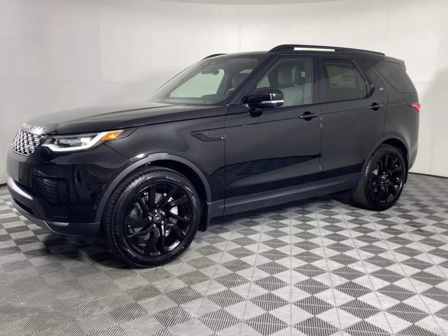 2025 Land Rover Discovery S photo 1