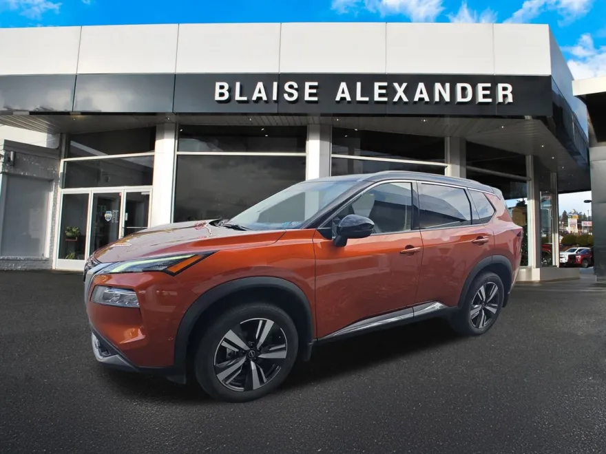 2023 Nissan Rogue SL photo 1