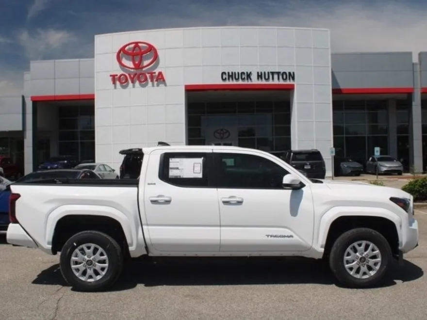 2025 Toyota Tacoma SR5 photo 1