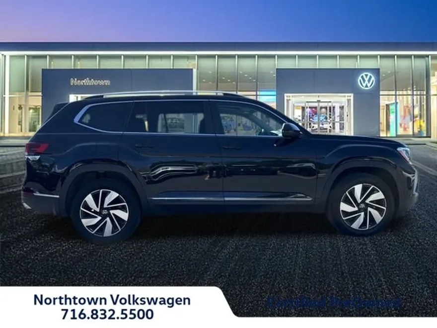 2025 Volkswagen Atlas SEL photo 1
