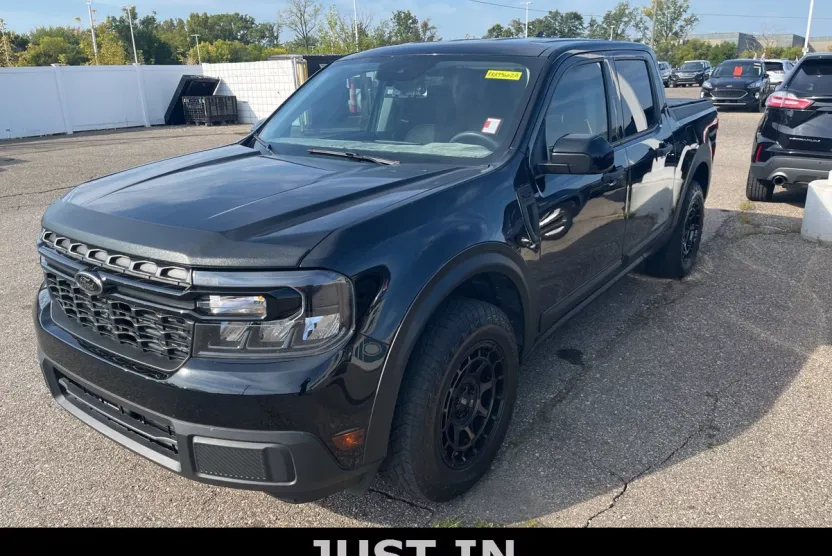 2024 Ford Maverick XLT photo 1