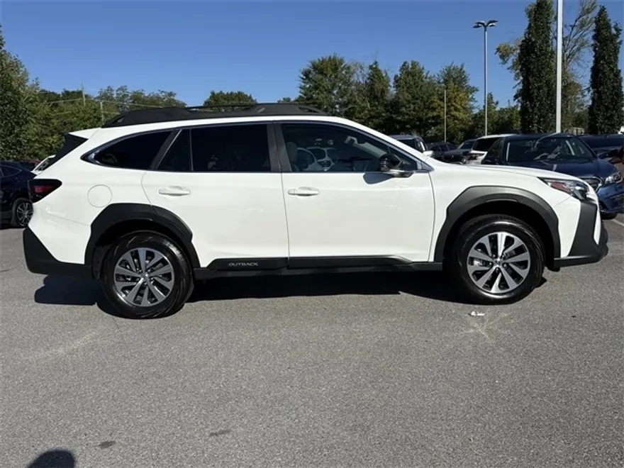 2025 Subaru Outback Premium photo 1
