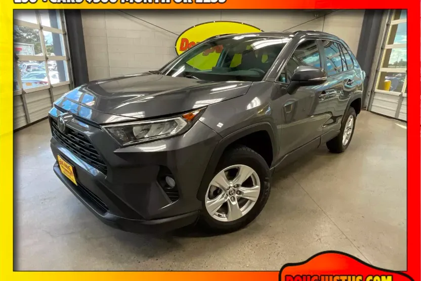 2021 Toyota RAV4 XLE photo 1