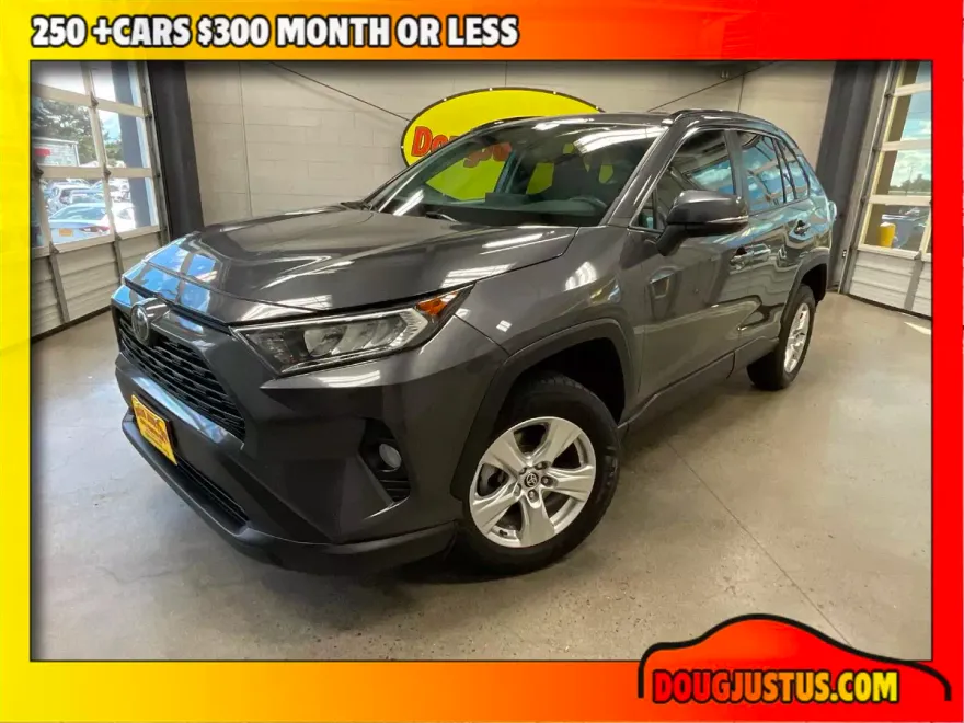 2021 Toyota RAV4 XLE photo 1