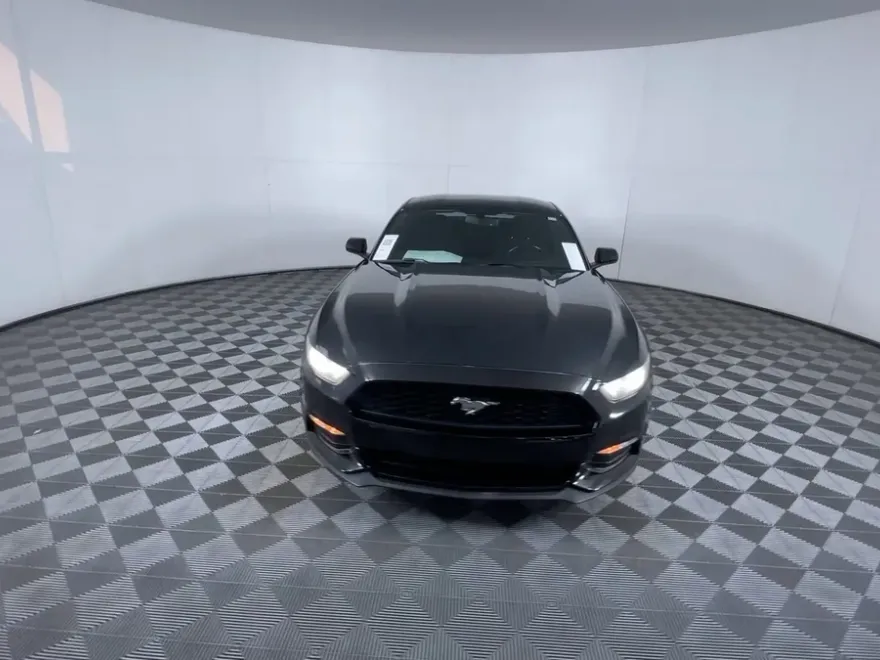 2015 Ford Mustang V6 photo 1