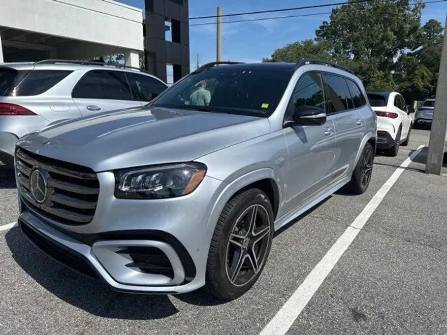 2024 Mercedes Benz GLS 450 4MATIC photo 1